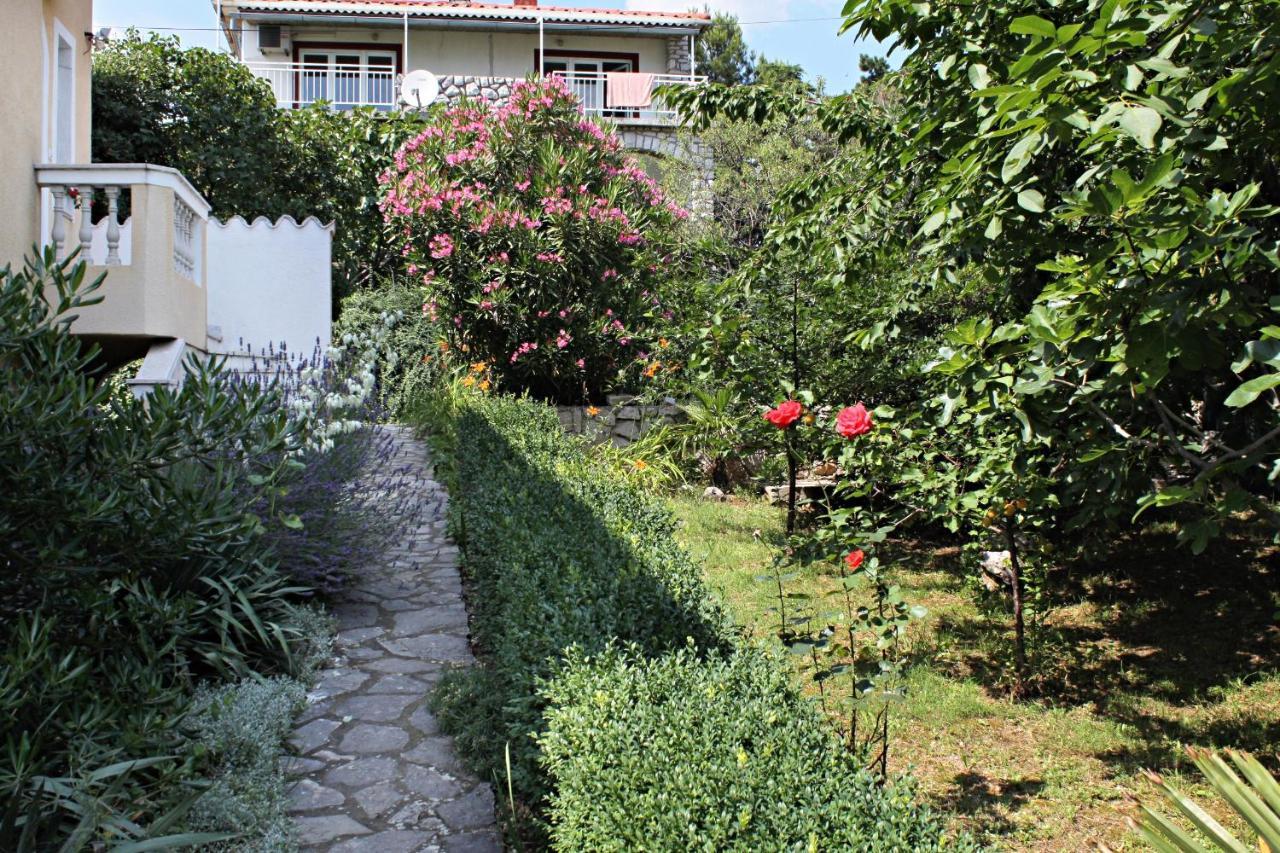 Apartments By The Sea Novi Vinodolski - 5558 Ngoại thất bức ảnh