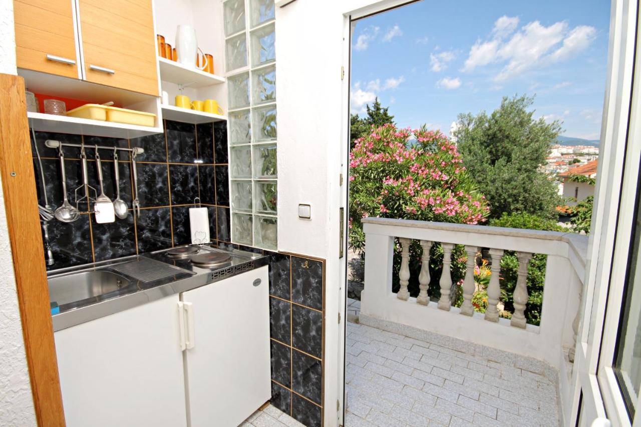 Apartments By The Sea Novi Vinodolski - 5558 Ngoại thất bức ảnh