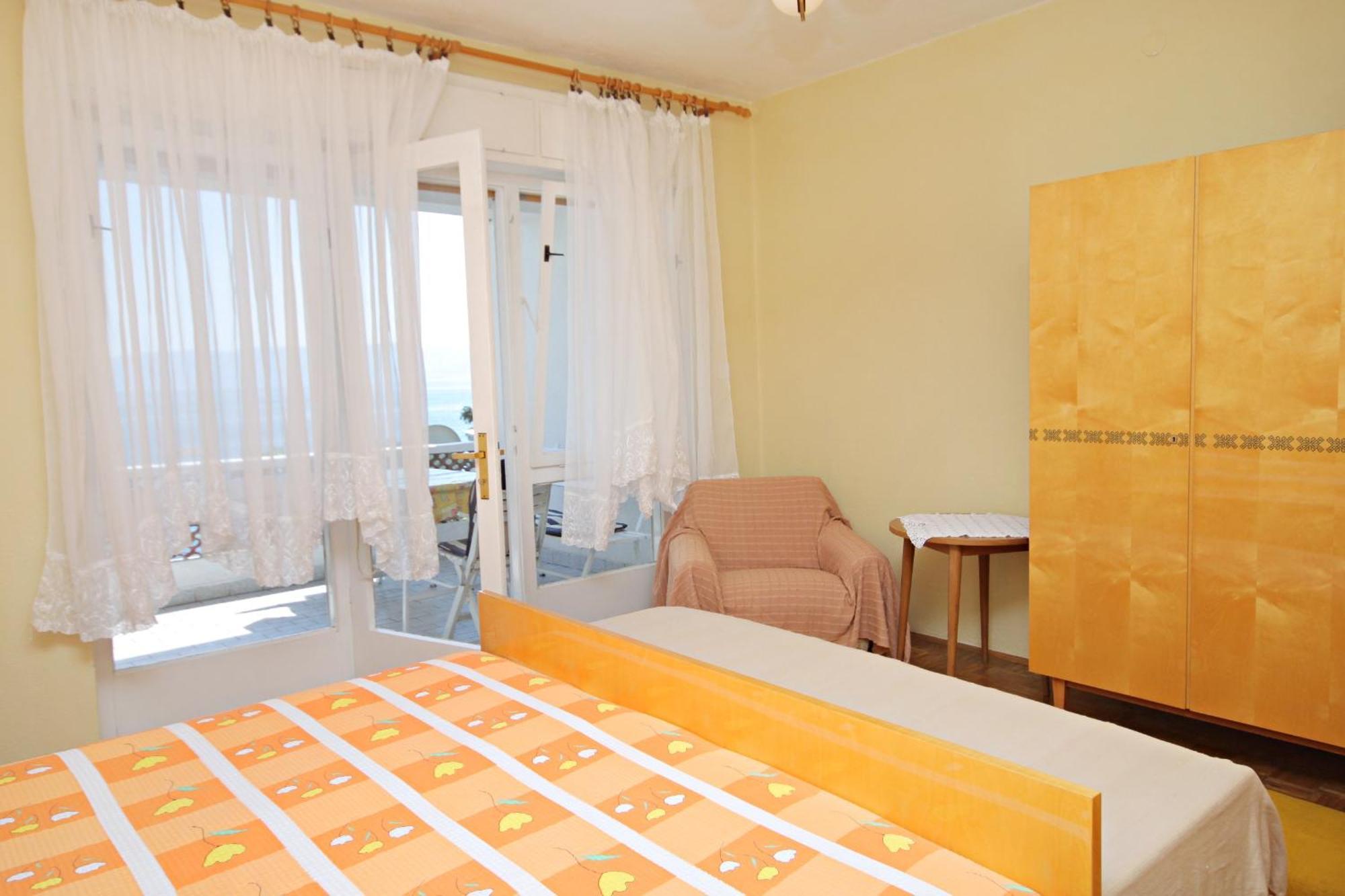 Apartments By The Sea Novi Vinodolski - 5558 Phòng bức ảnh